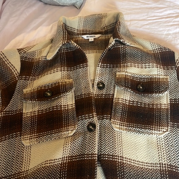 Bb Dakota fall shacket.  Brown and beige size large. - Picture 8 of 10